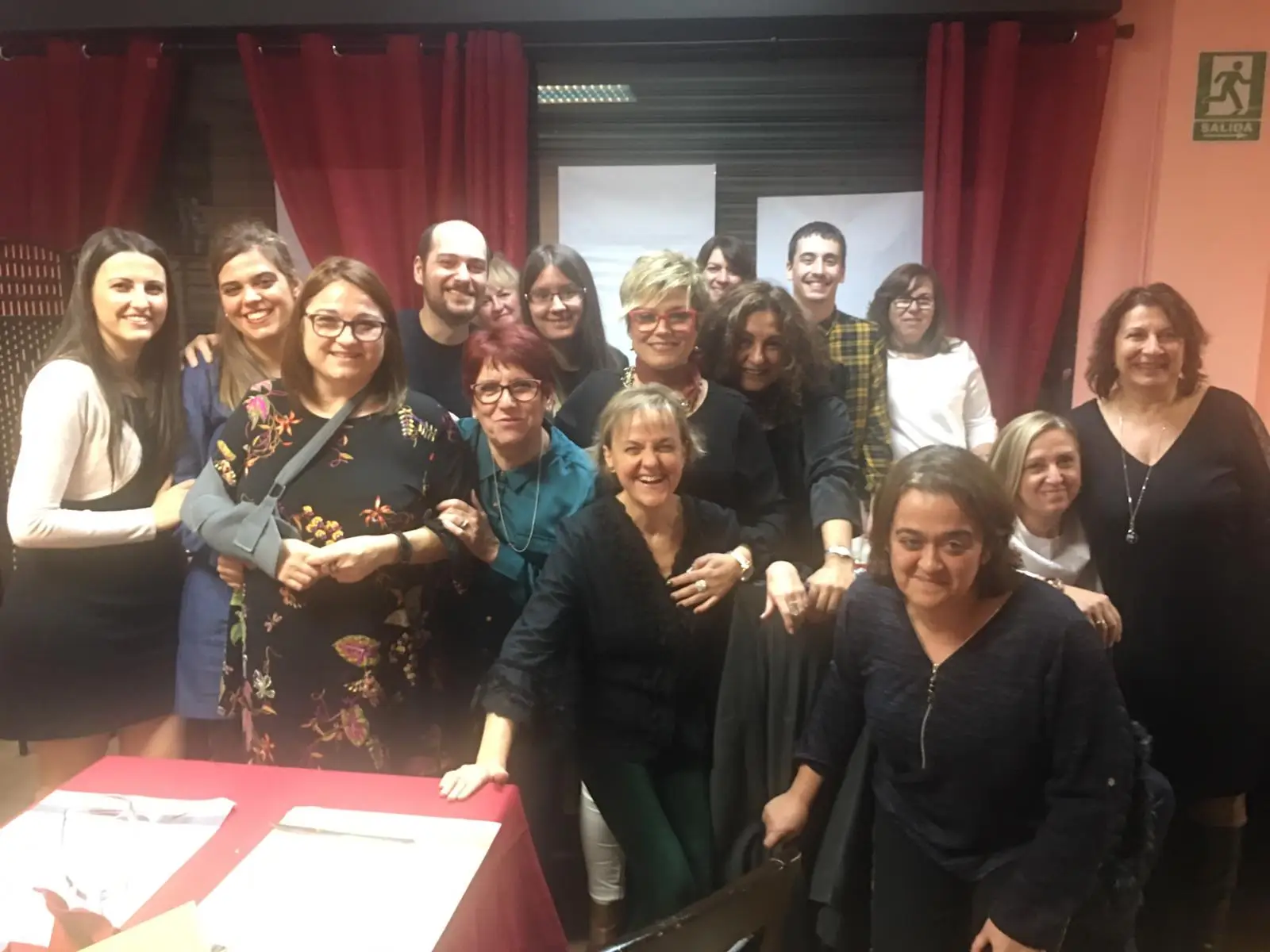Alumnas y alumnos de la gran familia de Tresele en el taller