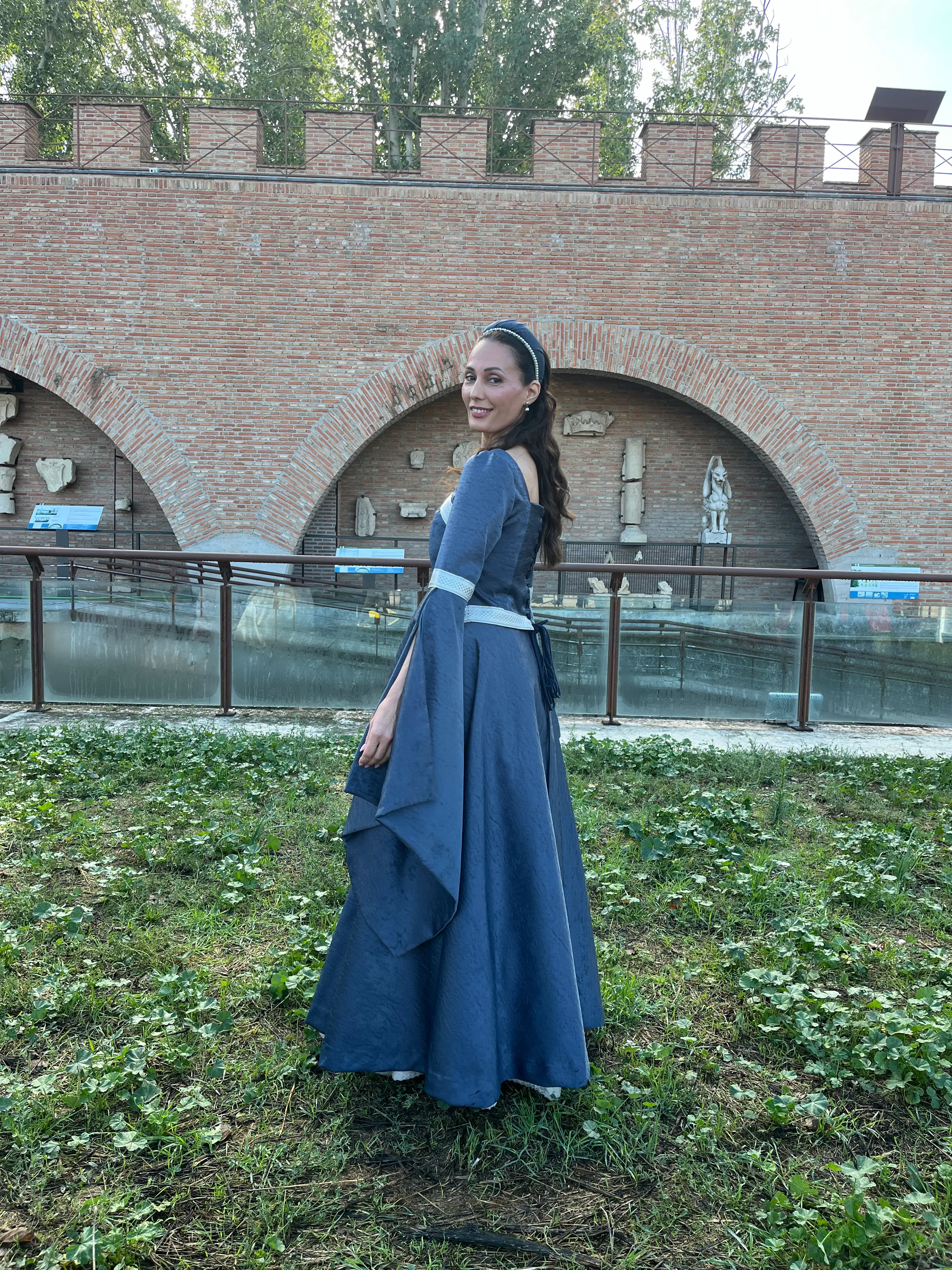 Dama azul marino encaje — Mercado Cervantino 2024, confeccionado en Tresele