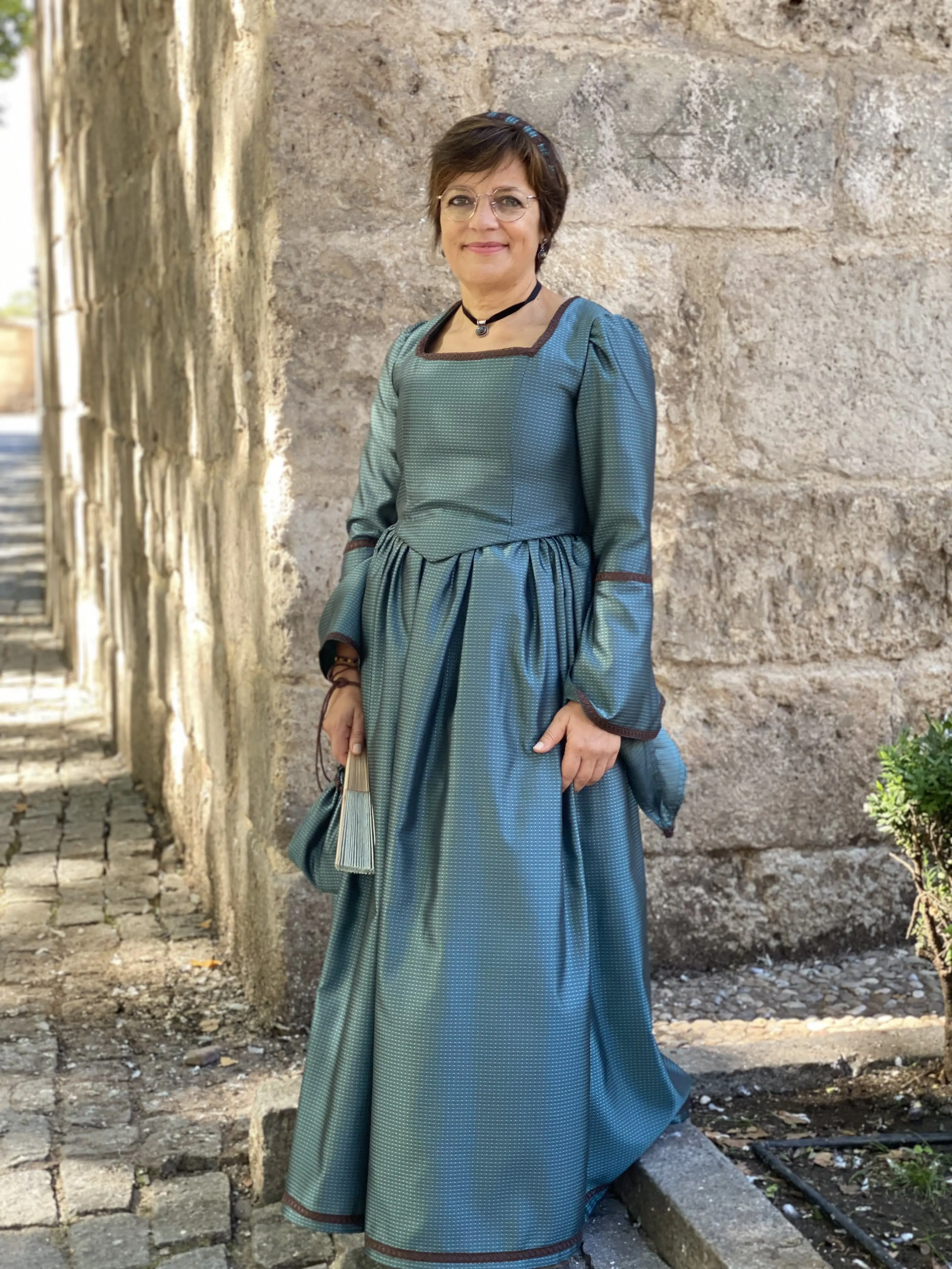 Dama verde azulado libro callejon — Mercado Cervantino 2023, confeccionado en Tresele