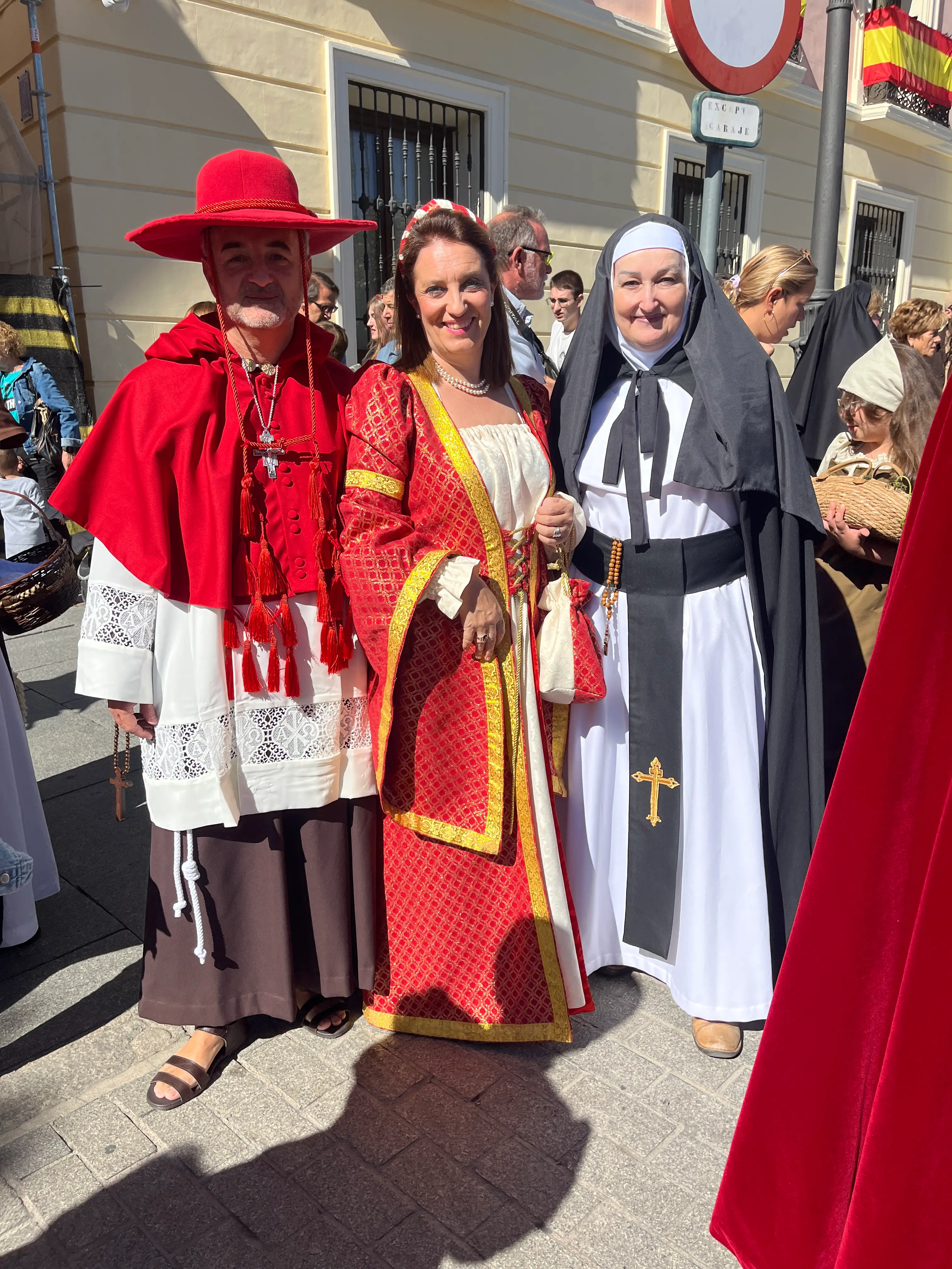 Grupo cardenal dama monja — Mercado Cervantino 2026, confeccionado en Tresele