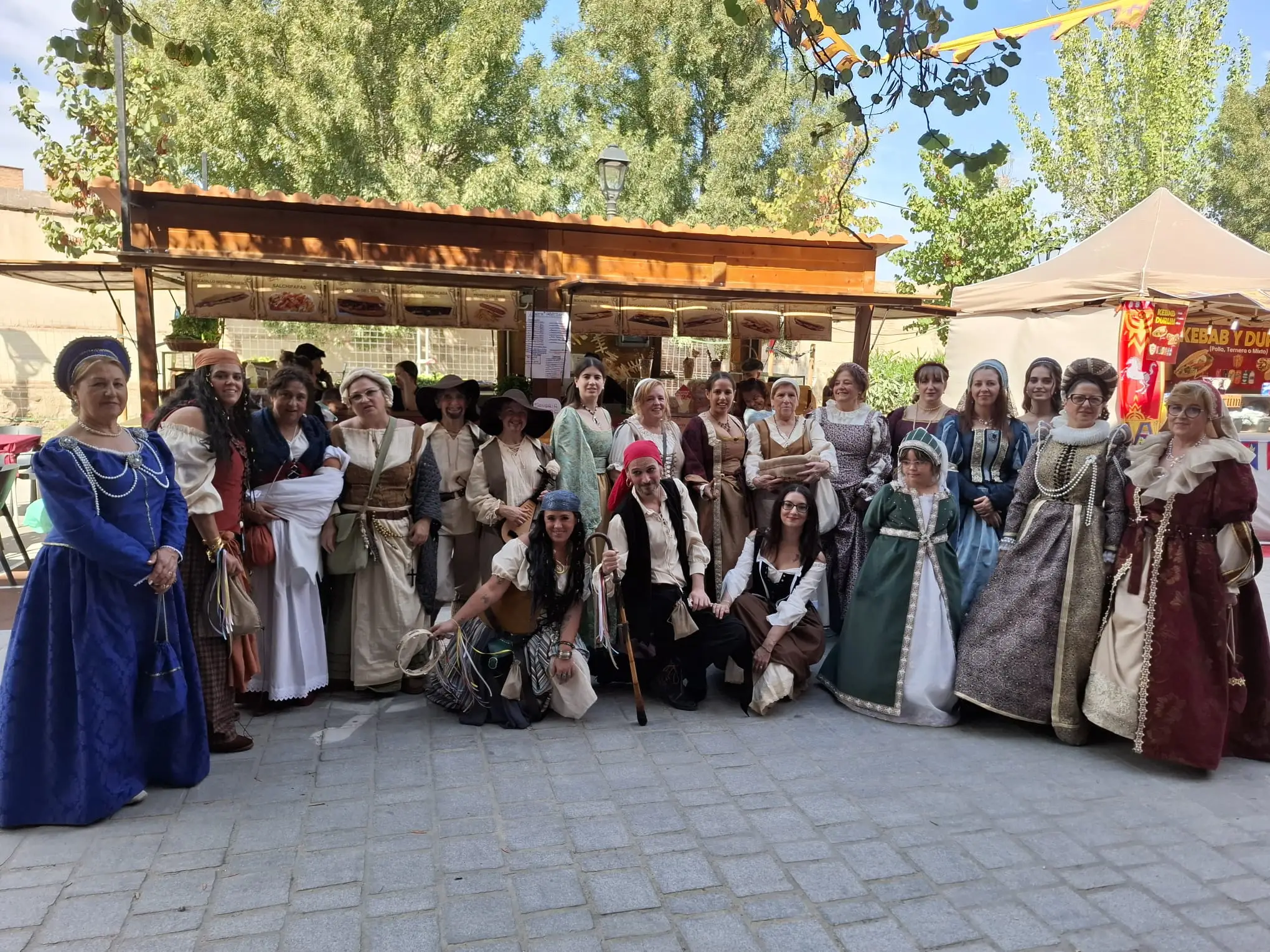 Grupo completo puestos mercado — Mercado Cervantino 2025, confeccionado en Tresele
