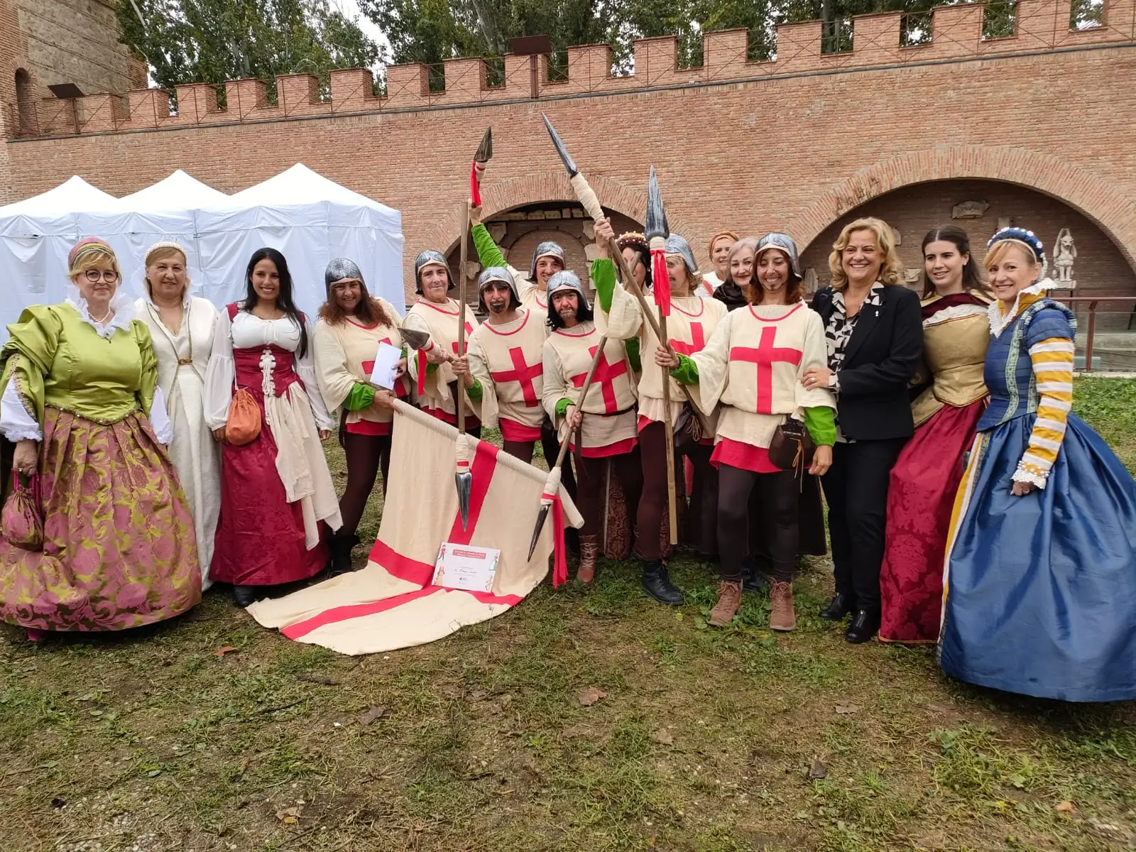 Grupo piqueras muralla — Mercado Cervantino 2024, confeccionado en Tresele