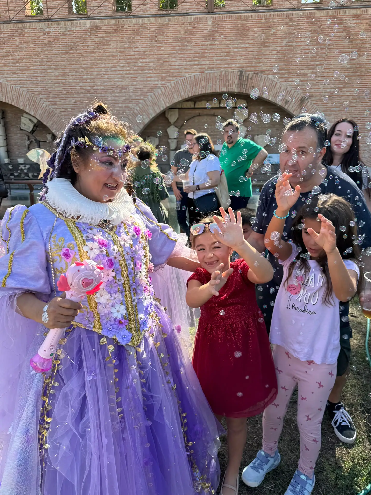 Hada lila pompas ninas — Mercado Cervantino 2026, confeccionado en Tresele