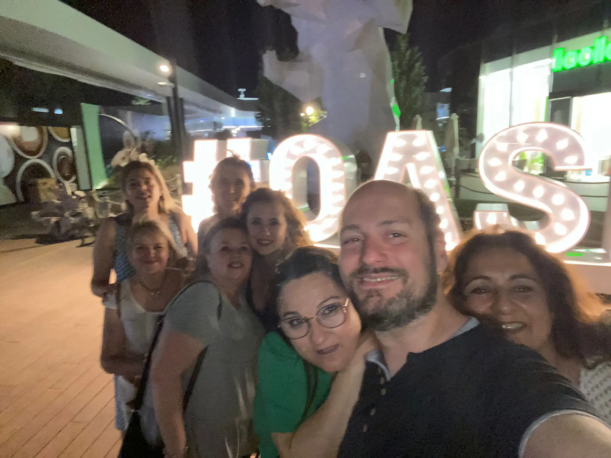 Alumnas y alumnos de la gran familia de Tresele en el taller