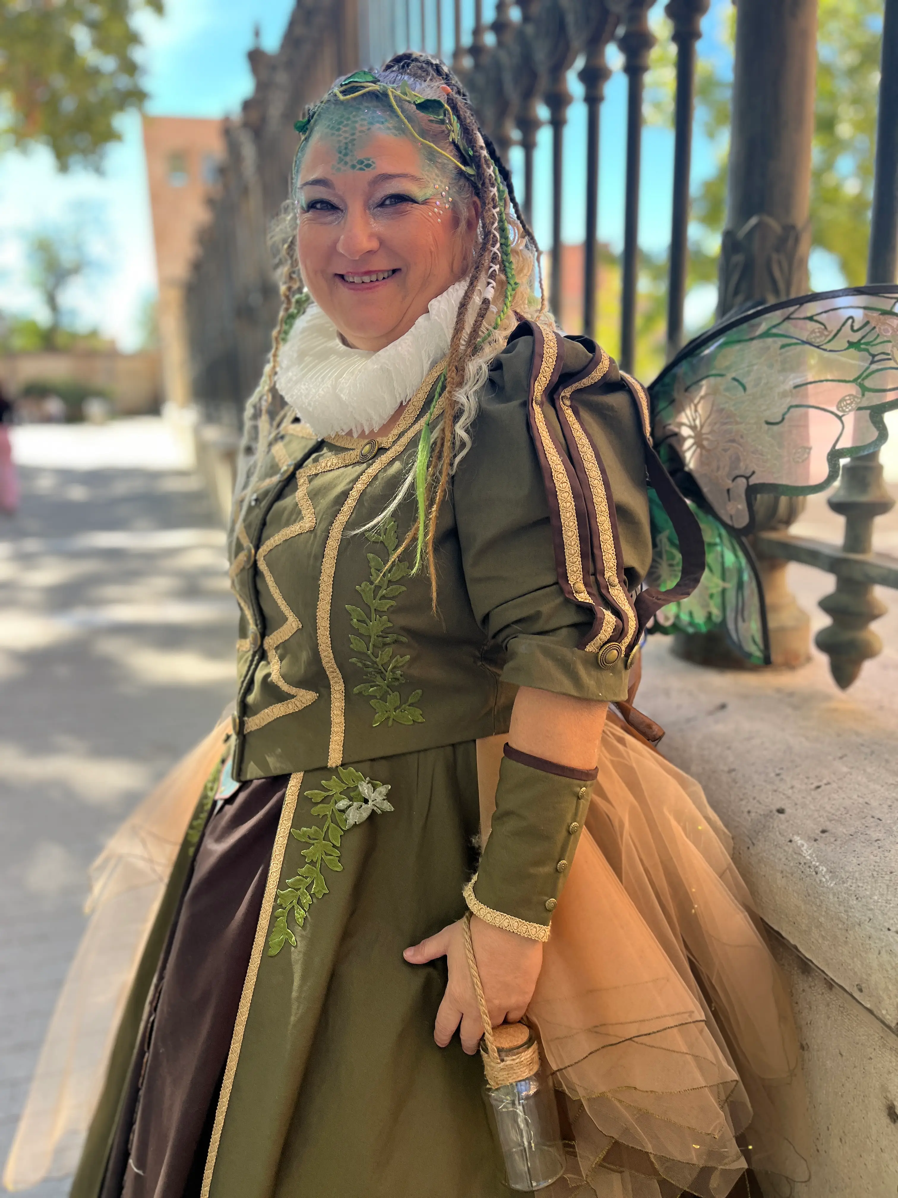 Traje hada verde oliva — Mercado Cervantino 2026, confeccionado en Tresele